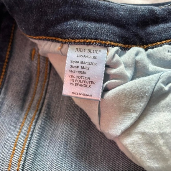Judy Blue Size 15/32 Slim Fit Jeans Distressed Dark Wash High Rise - Picture 6 of 6